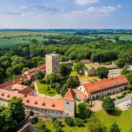 Hotel Burg Wanzleben Wanzleben-Borde Exterior foto