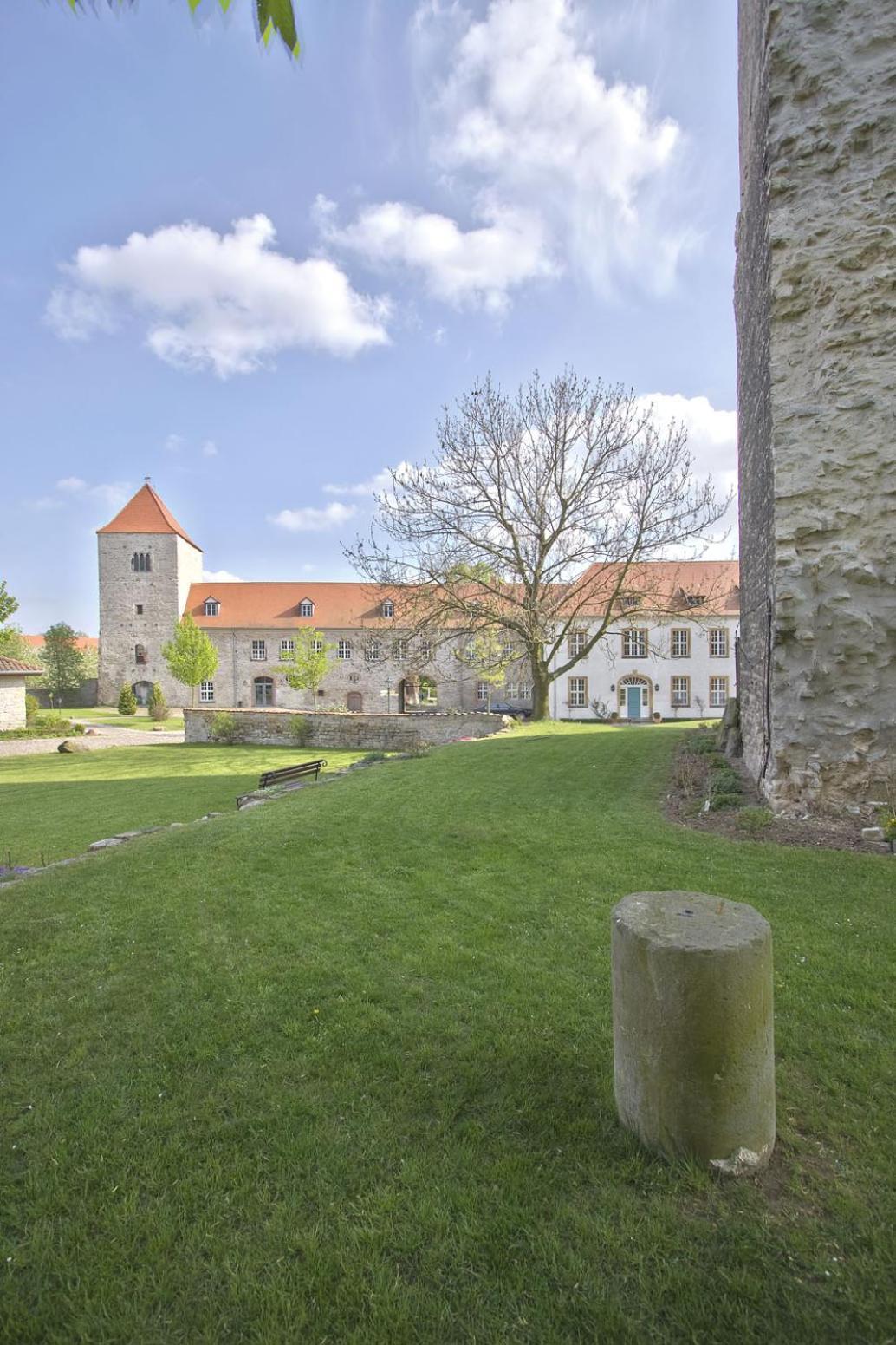 Hotel Burg Wanzleben Wanzleben-Borde Exterior foto